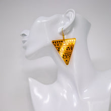 Load image into Gallery viewer, Triangle Weave Earrings