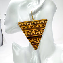 Load image into Gallery viewer, Triangle Weave Earrings