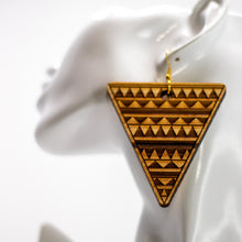 Load image into Gallery viewer, Triangle Weave Earrings