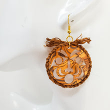 Load image into Gallery viewer, Cedar Rope Copper Face Earrings
