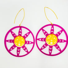 Load image into Gallery viewer, Camas earrings
